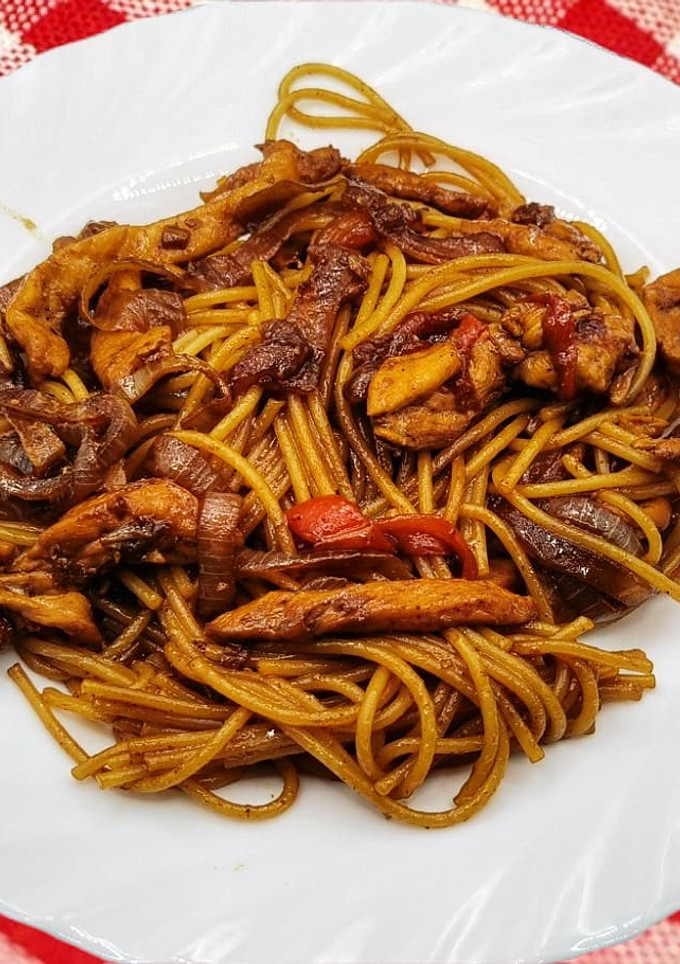 Una foto de Tallarines estilo thai