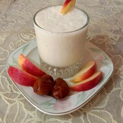 Apple and date shake, without sugar 🍎🍎 A picture of Apple and date shake, without sugar 🍎🍎.