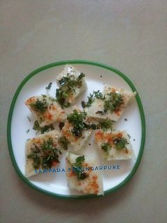 रवा ढोकळा (rava dhokla recipe in Marathi) रेसिपी चे मुख्य फोटो 