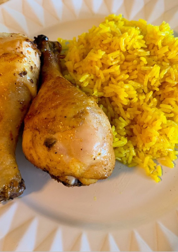 Una foto de Muslos de pollo al horno