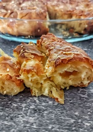 Φωτογραφία της συνταγής Πολιτική Κασερόπιτα με ένα ιδιαίτερο φύλλο