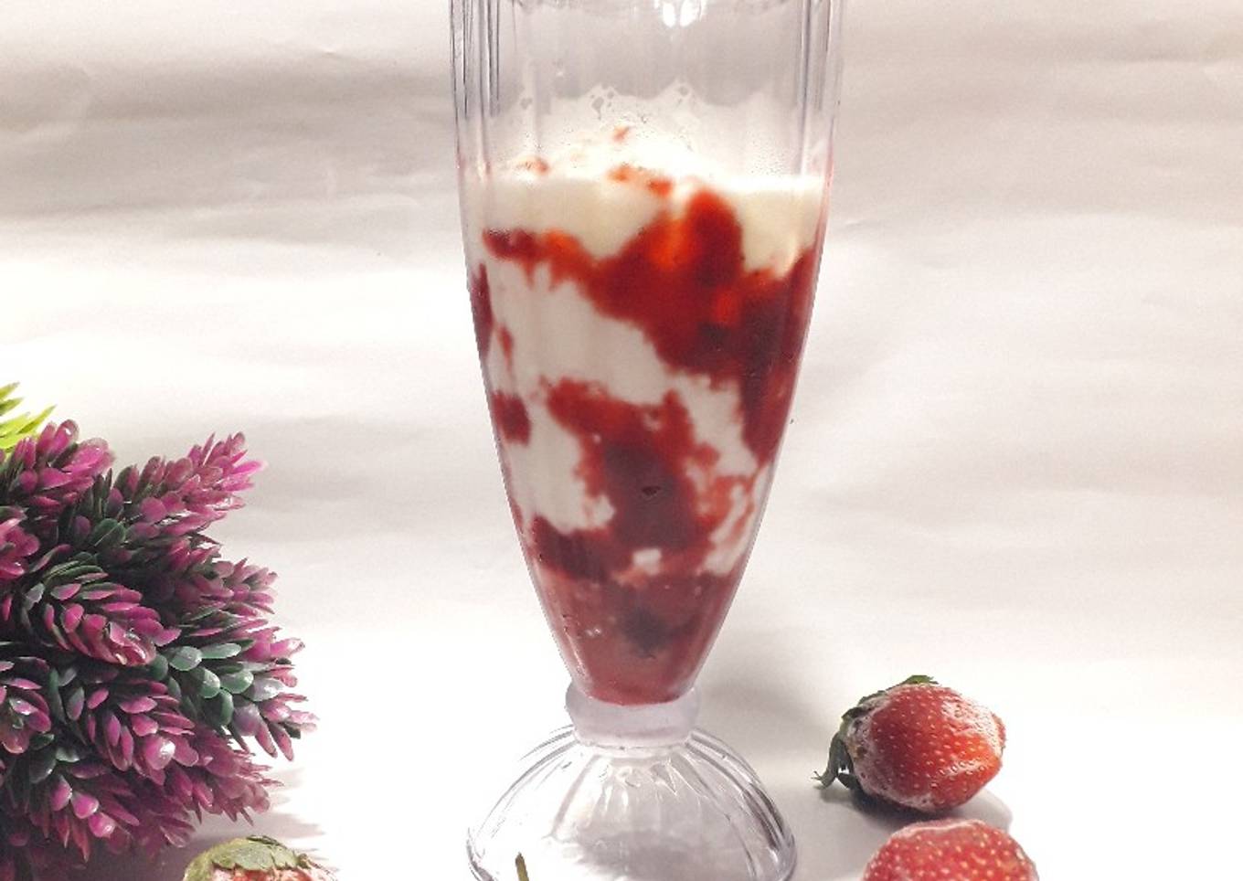 220.Korean Strawberry Milk