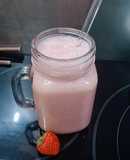 Sinh tố chuối dâu