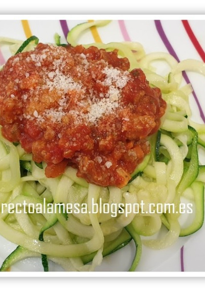Una foto de Zoodles a la boloñesa