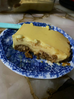 Una foto de Postre con vainilla, con dulce de leche Y almíbar de café ☕️ 🥮