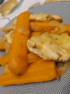 Une photo de Poulet aux légumes de saison