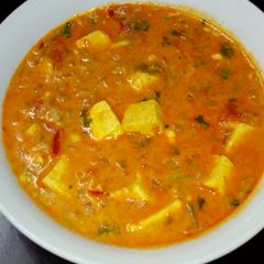 A picture of Paneer (cottage cheese) curry.