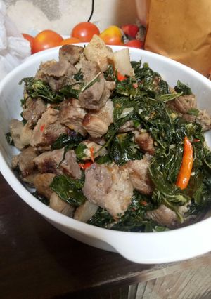 Foto resep Tumis daun singkong daging babi