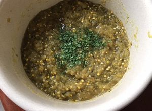 Une photo de Purée d aubergines à l ail,sésame et ras el hanout