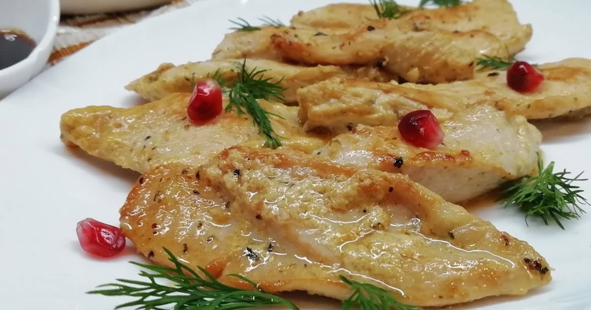 Куриная грудка филе рецепты с фото. Куриная грудка по милански. Куриное филе с синим сыром соусом.