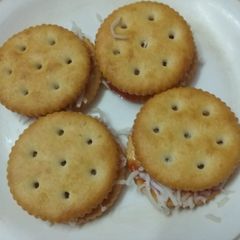 A picture of Monaco Sandwich.