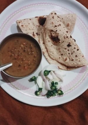 A picture of Aloo chane ki sabzi.