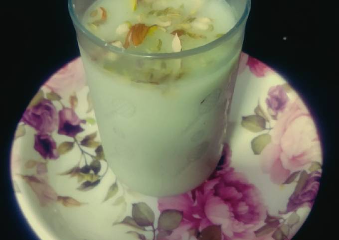 Pistachio Lassi - Total Feasts