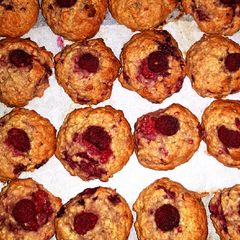 A picture of Raspberry cookies with oat flour.