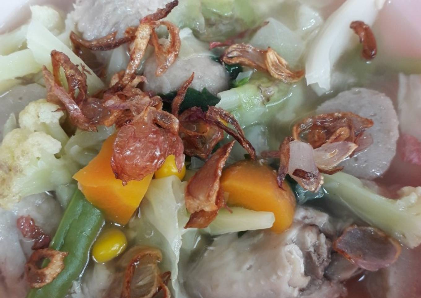 Sop ayam bakso