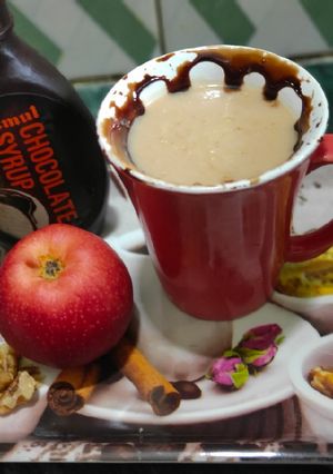एप्पल मिल्क शेक (Apple milk shake recipe in hindi) रेसिपी मुख्य फोटो