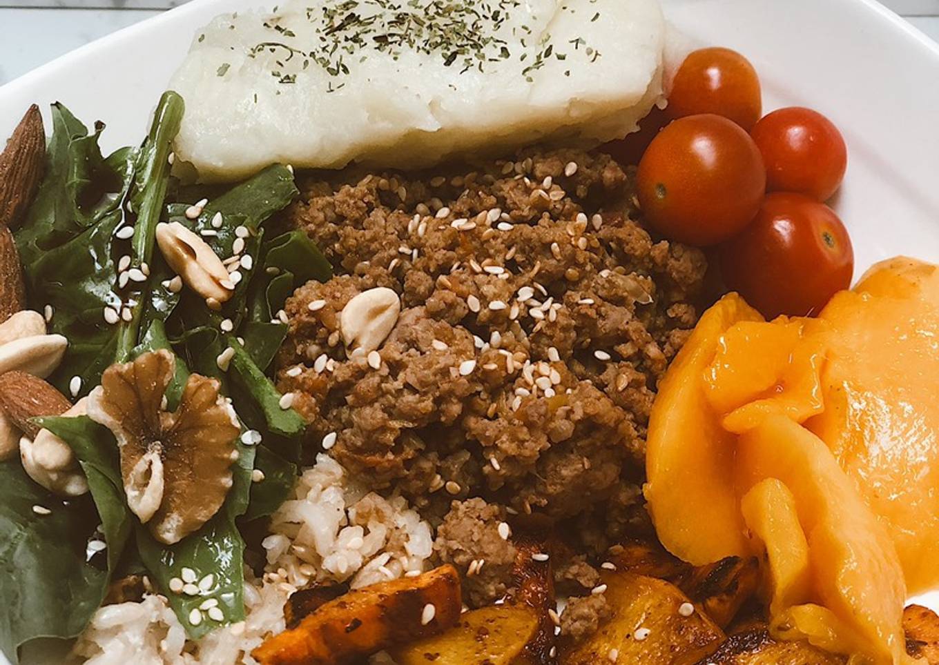 💛Bowl tropical con carne molida, auyama y zanahoria asada, arroz integral y puré de papa 💛