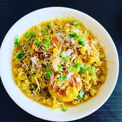 A picture of Ragda Patties Chaat.