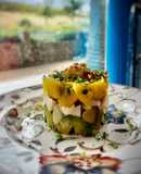 Timbal de mango, aguacate y queso fresco