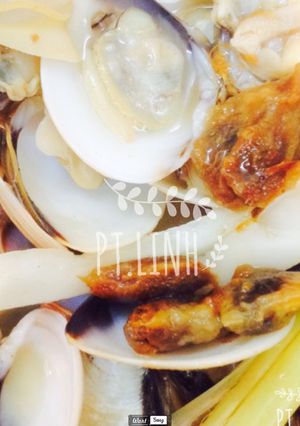 Hình của món Ngao xào me & cốt dừa.