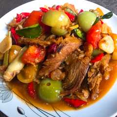 A picture of Asem pindang kecap.