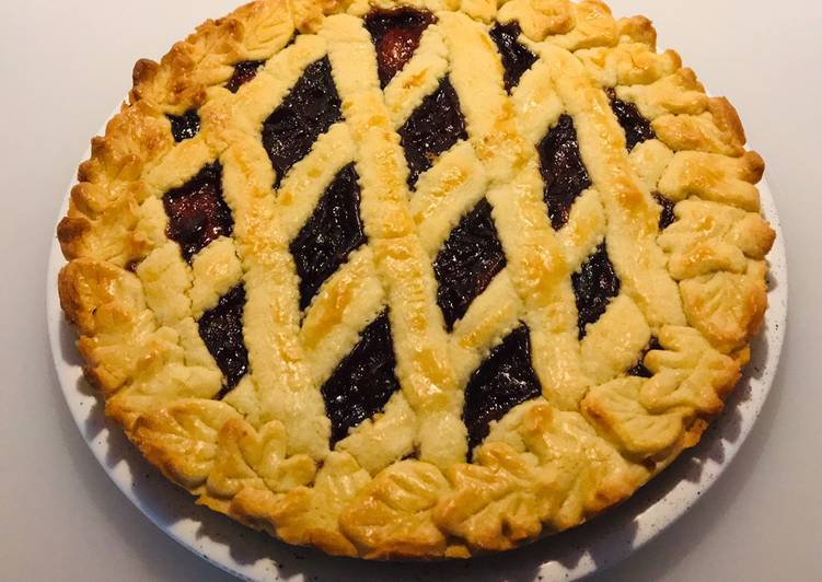 Crostata con marmellata di prugne