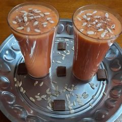 Papaya apple milkshakes A picture of Papaya apple milkshakes.