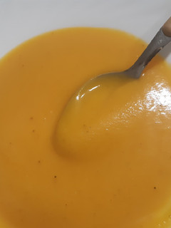 Una foto de Puré de calabaza, zanahoria y cebolla toque de comino y jengibre