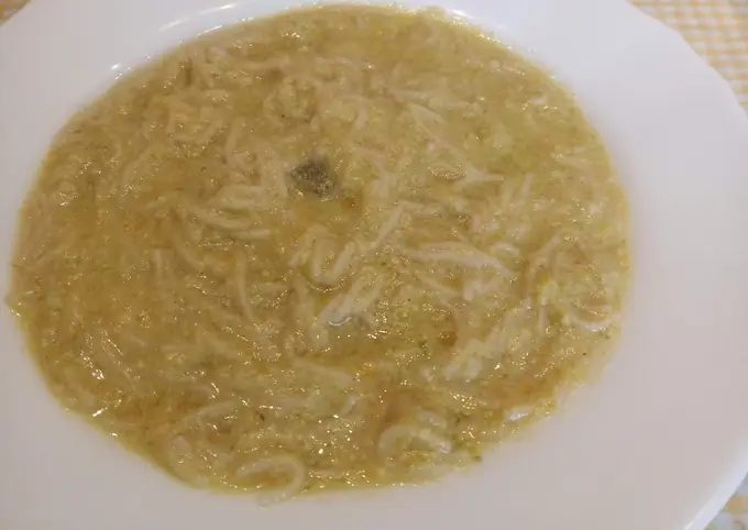 Receta Sopa de verdura con fideos, huevo y queso