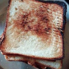 A picture of Bread roasted.