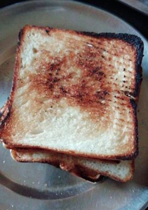 A picture of Bread roasted.