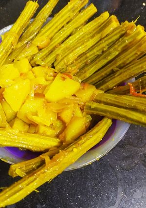 सहजन आलू (sahjan aloo recipe in Hindi) रेसिपी मुख्य फोटो