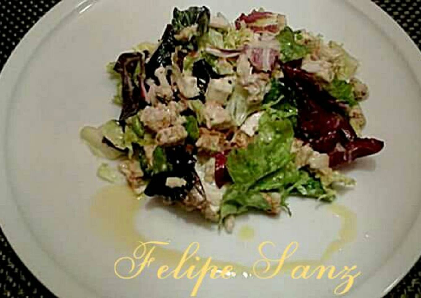 Ensalada de pollo y queso