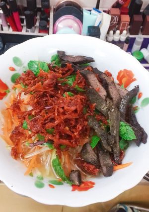Hình của món Nộm Bò Khô Gan Heo.