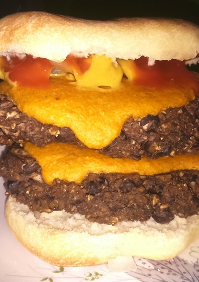 Una foto de Hamburguesas de poroto negro y arroz (vegan-oil free)!
