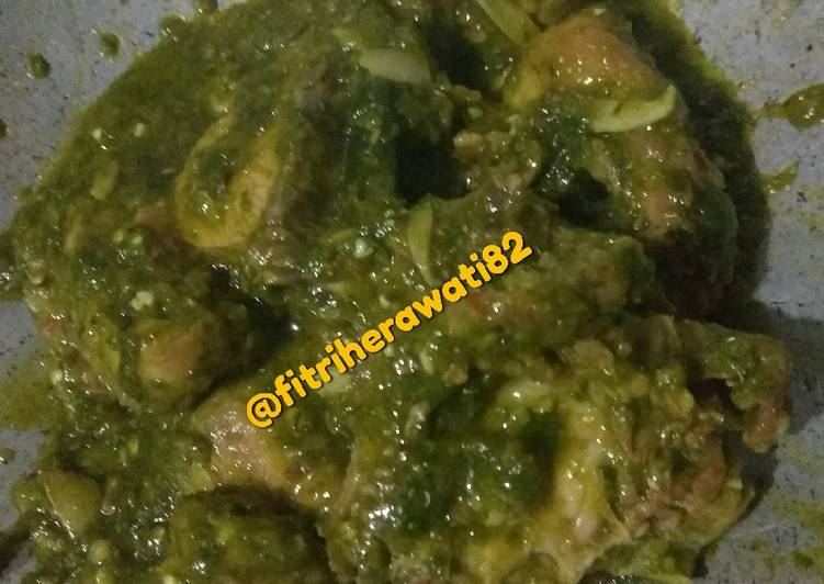 Ayam sambal ijo pedas mantap π