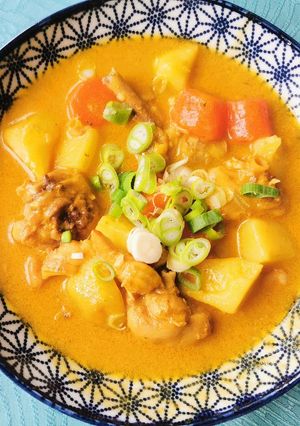 Hình của món Cari gà. Bữa trưa mùa đông.