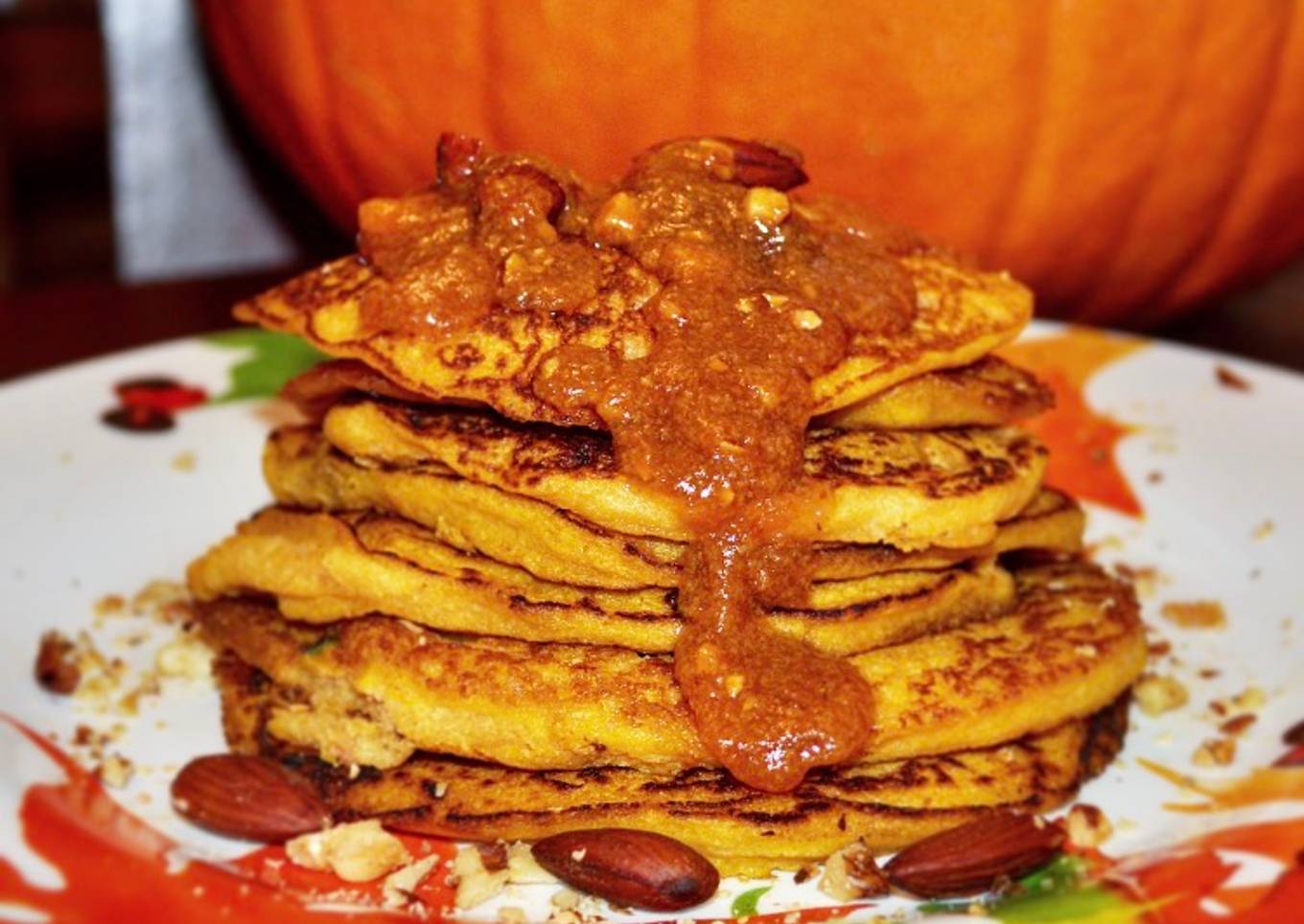 Pancakes de calabaza 🎃 y SALSA de caramelo con calabaza y maní