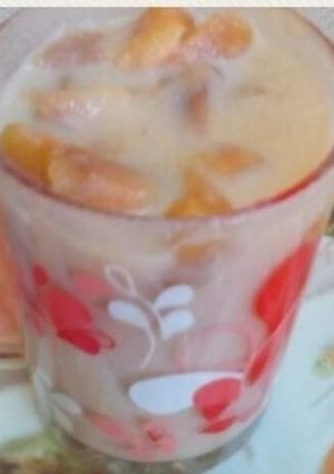 A picture of Chikoo shake.