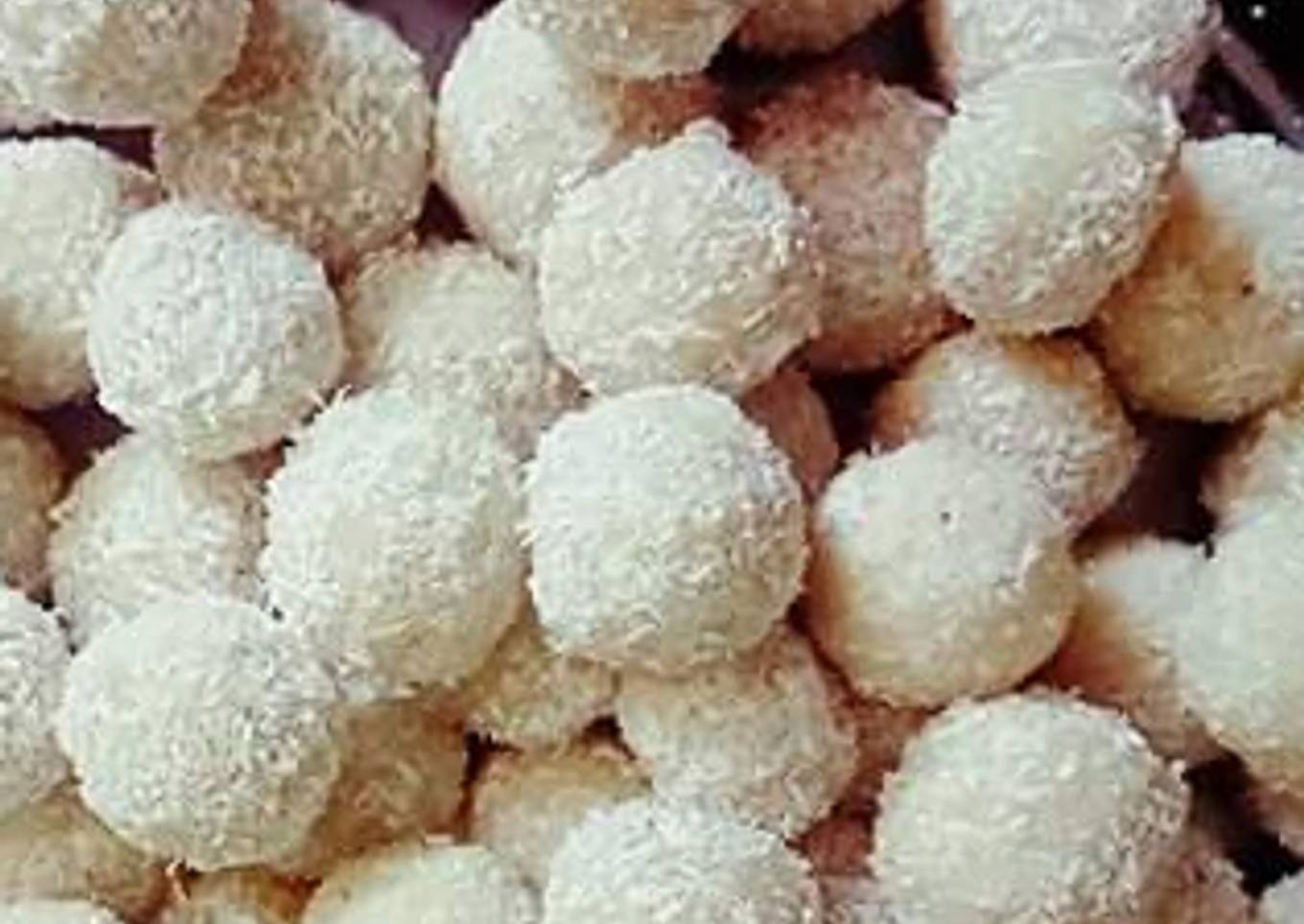 Sweet Coconut Balls