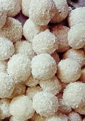 A picture of Sweet Coconut Balls.
