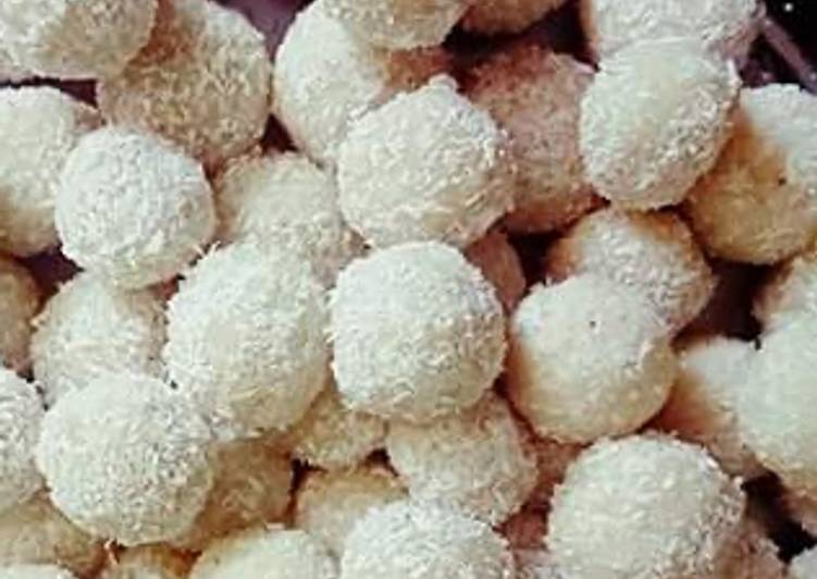 Recipe of Tasty Sweet Coconut Balls