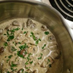 A picture of Mushroom sauce.