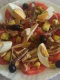 Ensalada de Tomate con Bonito del Norte y Anchoas