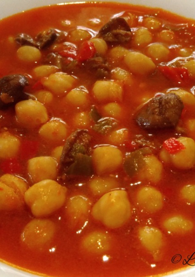 Una foto de Garbanzos con setas