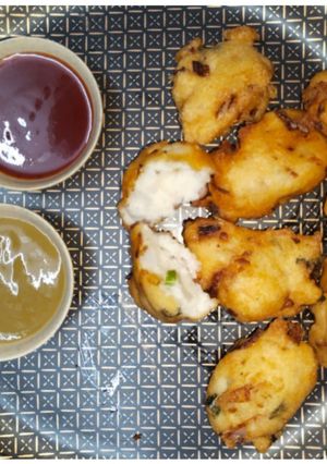 A picture of Crispy Urad dal Vada.