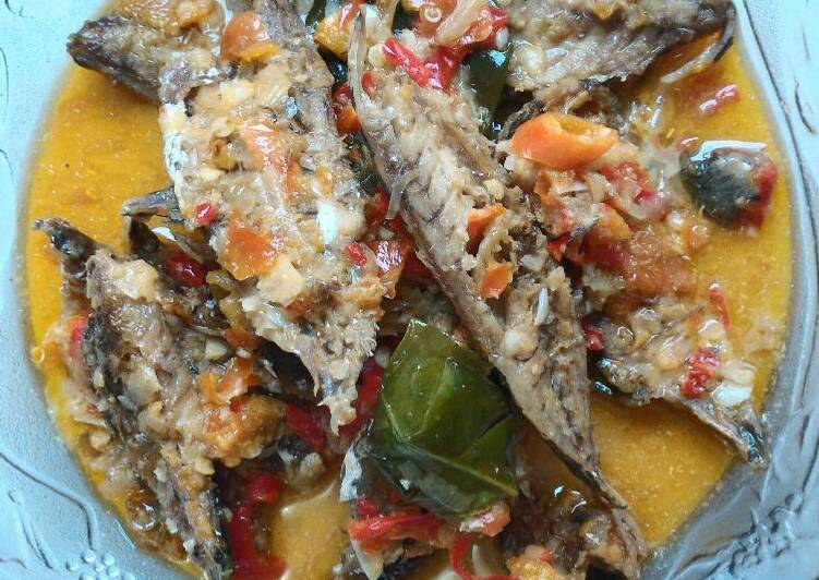 Bagaimana memasak Ikan Pindang Santan Masak Pedas, Anti Gagal