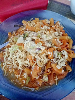 Foto resep Mie Seblak kuah Kerupuk Udang dan Macaroni ala chef Gunawan 😎