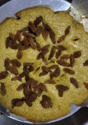 कस्टर्ड सूजी केक (Custerd suji cake recipe in Hindi) रेसिपी मुख्य फोटो