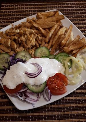 Gyros tál csirkemellből recept fotója
